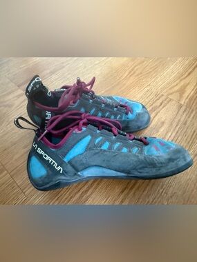 La Sportiva Women's Tarantulace Climbing Shoes